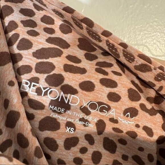 Beyond Yoga Shorts Womens XS Pink Leopard Cheetah High Waisted Biker Made USA - Picture 5 of 9
